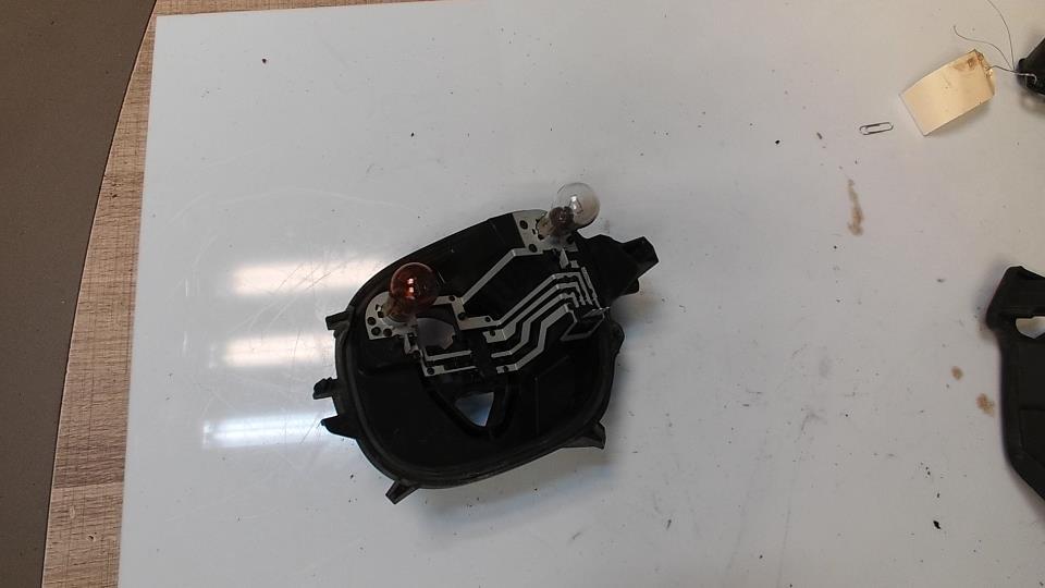 Base portalampade fanale posteriore destro PEUGEOT 208 1 PHASE 2 Gasolina - 1