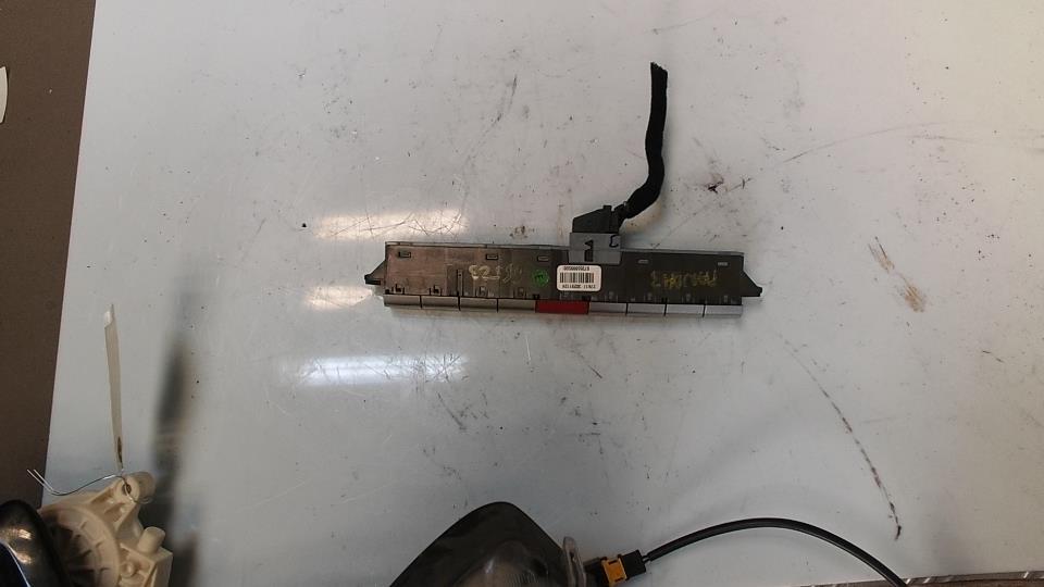 Interruttore luci emergenza FIAT PANDA CROSS 3 Gasolina - 1