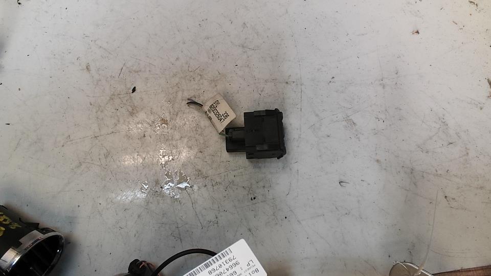 Commande de reglage hauteur de phare RENAULT MEGANE 2 PHASE 1 Diesel - 1