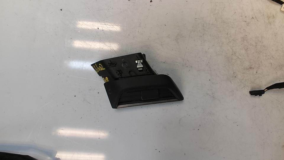 Bocchetta aerazione cruscotto anteriore sinistra PEUGEOT 208 2 Gasolina - 1