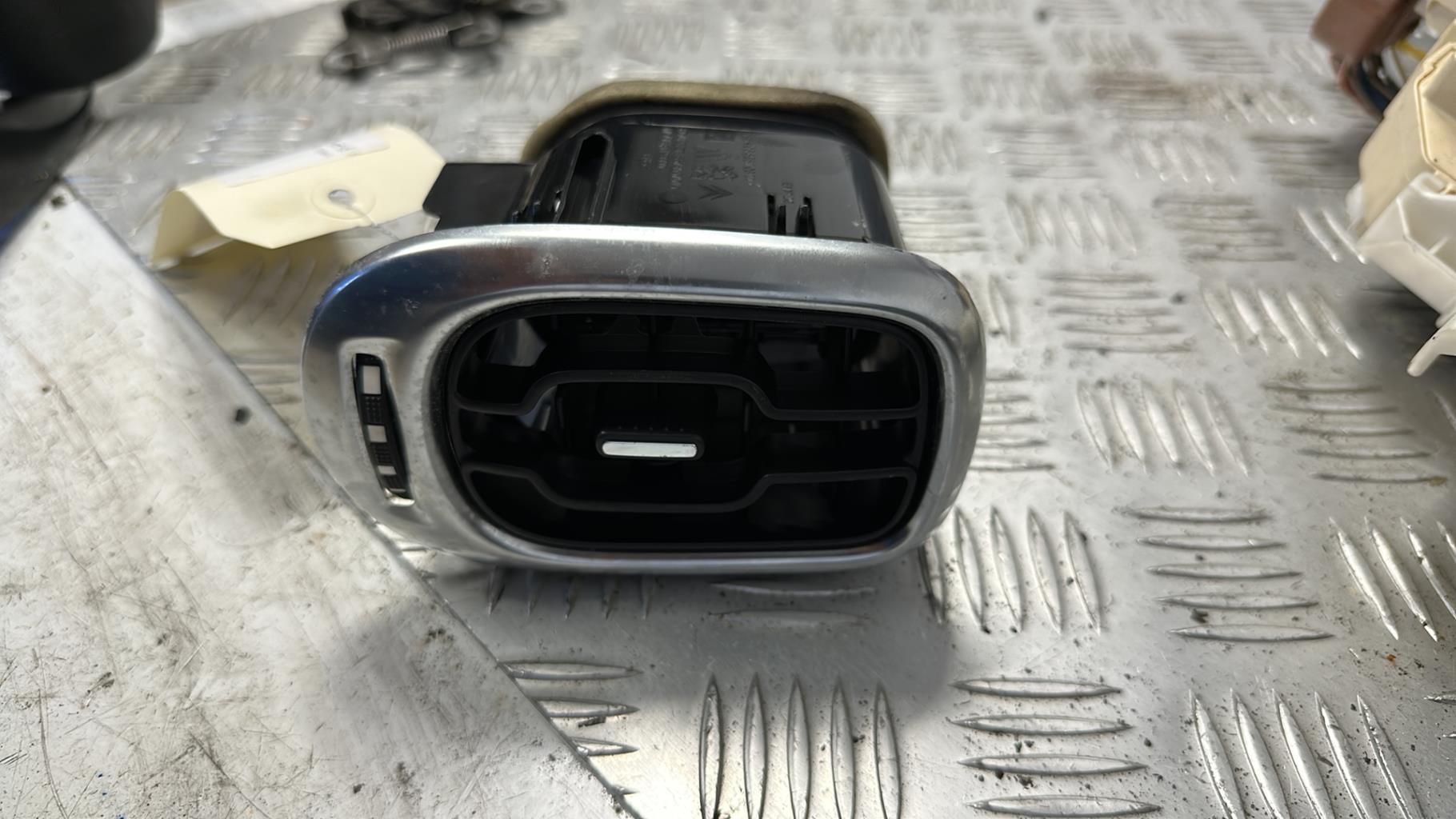 Bocchetta aerazione cruscotto anteriore sinistra CITROEN C3 PICASSO PHASE 2 Diésel - 1