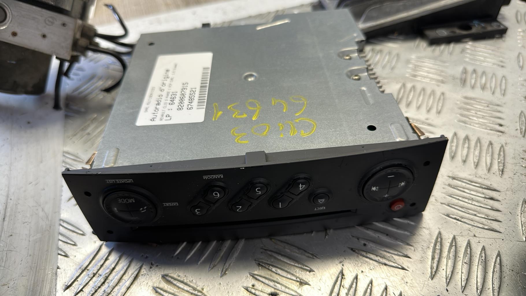 Autoradio originale RENAULT CLIO 3 PHASE 1 Diésel - 1