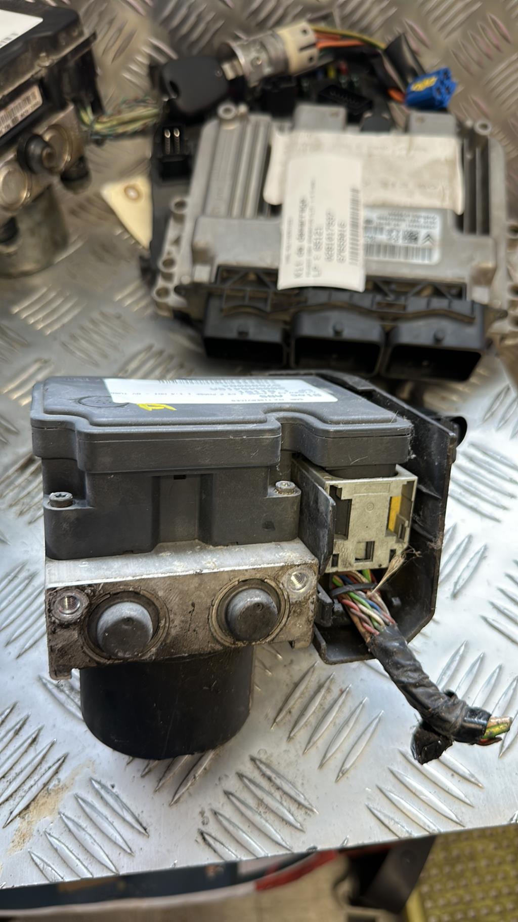 Blocco ABS (antibloccaggio freni) CITROEN C3 2 PHASE 1 Diésel - 1