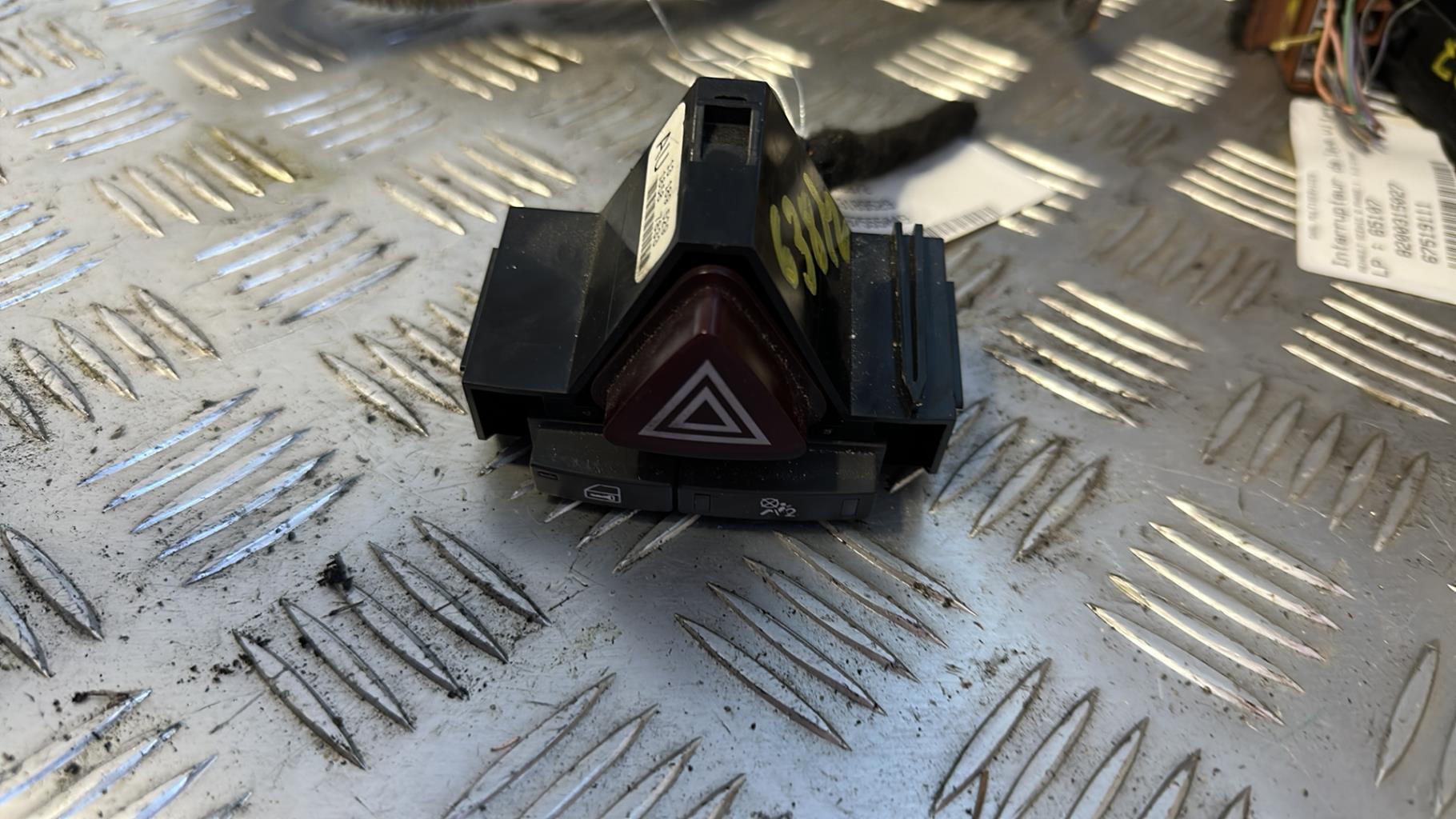 Bouton de warning OPEL CORSA D PHASE 1 Diesel - 1