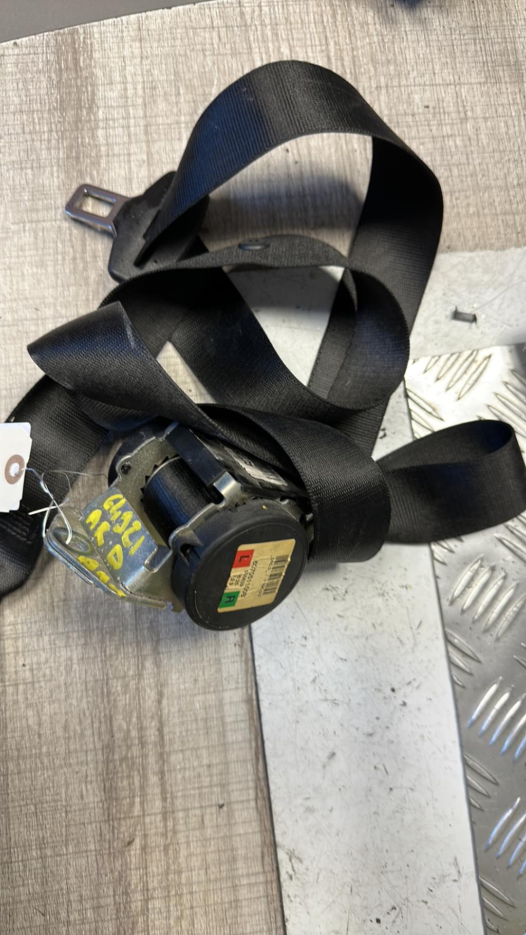 Cintura di sicurezza posteriore destra BMW SERIE 1 E87 PHASE 1 Diésel - 1