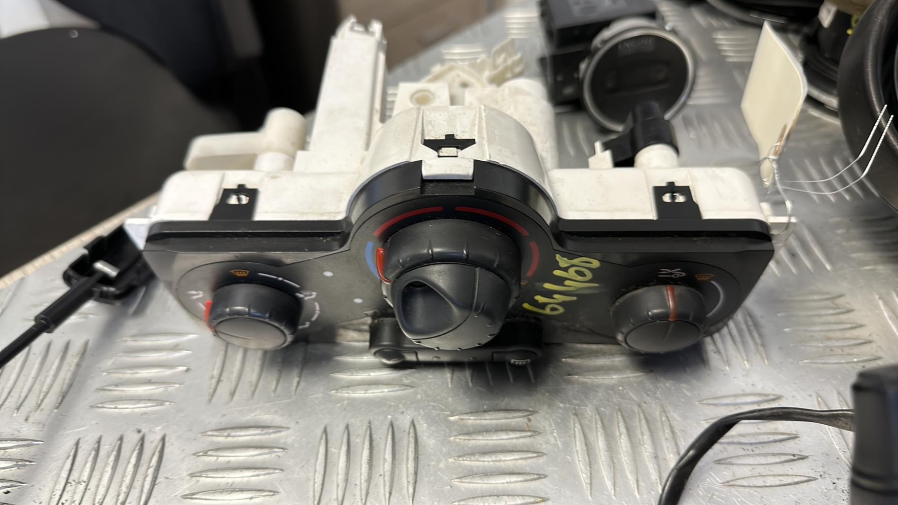 Commande chauffage RENAULT MODUS PHASE 2 Diesel - 1