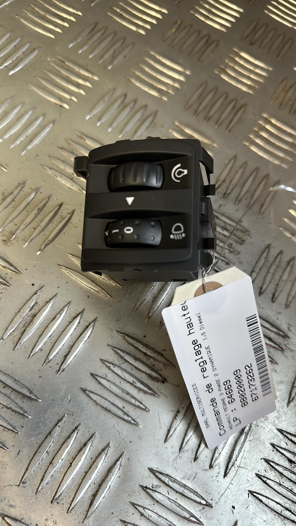 Commande de reglage hauteur de phare RENAULT MEGANE 3 PHASE 2 Diesel - 1