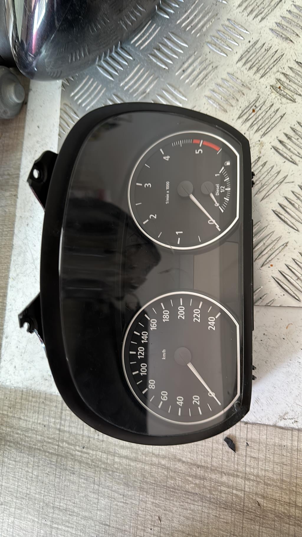 Compteur BMW SERIE 1 E87 PHASE 1 Diesel - 1