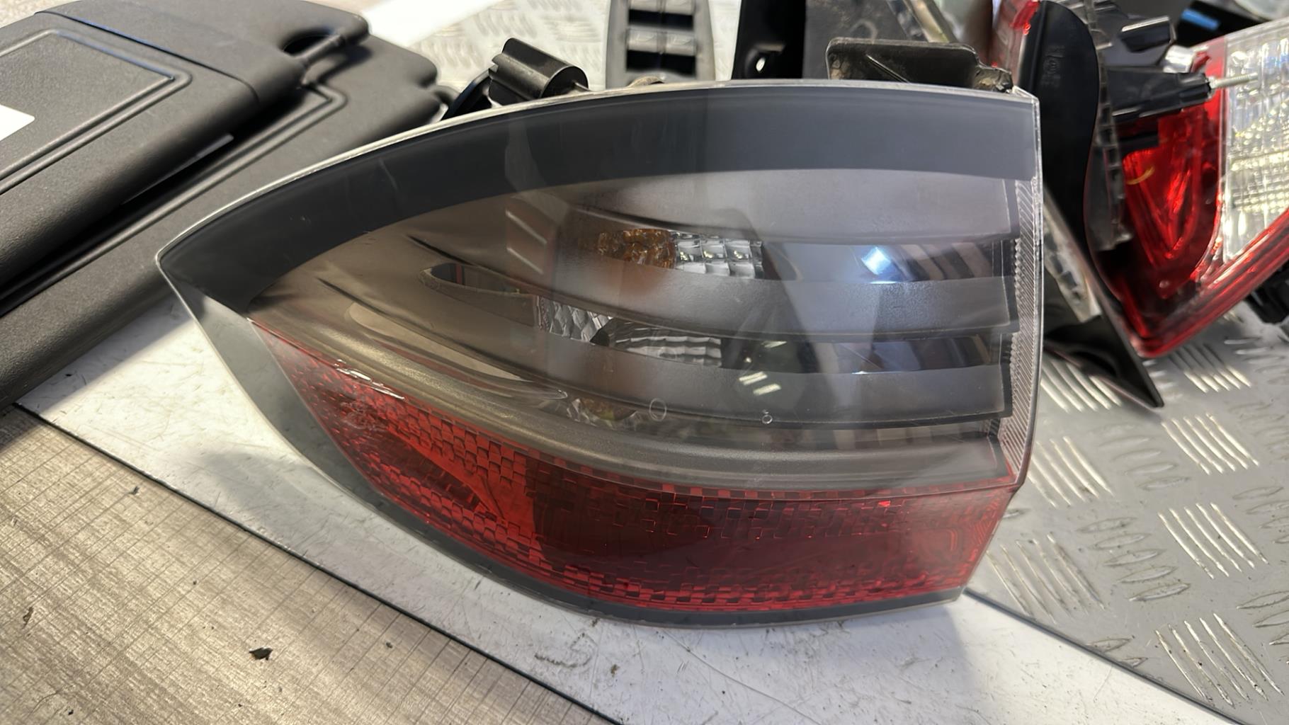 Fanale posteriore principale sinistro (luci) FORD S-MAX 1 PHASE 1 Diésel - 1