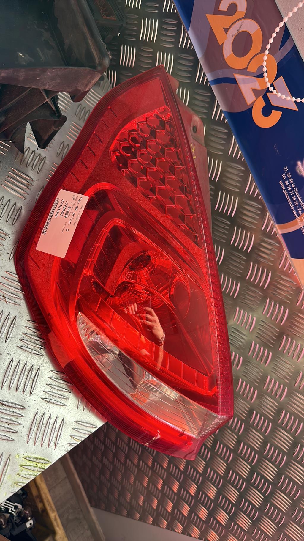 Fanale posteriore principale sinistro (luci) FORD FIESTA 6 PHASE 1 Diésel - 1