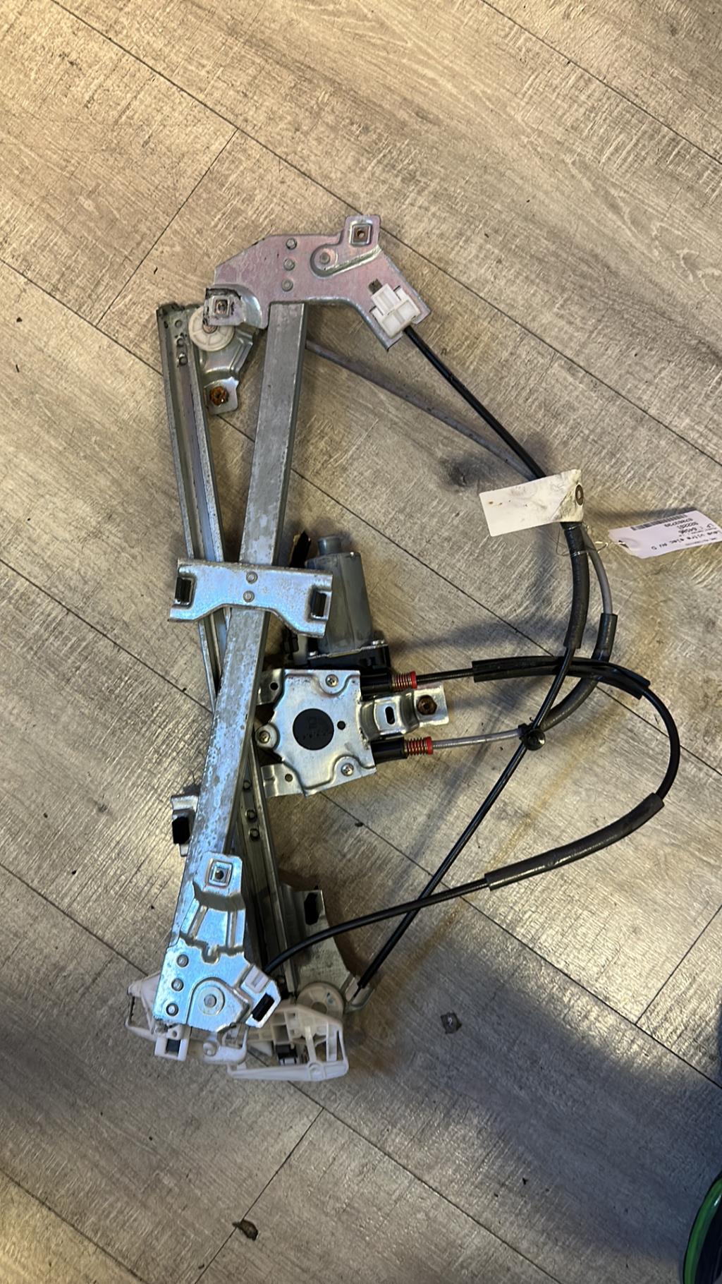 Alzacristalli elettrico anteriore destro PEUGEOT PARTNER 1  - 1