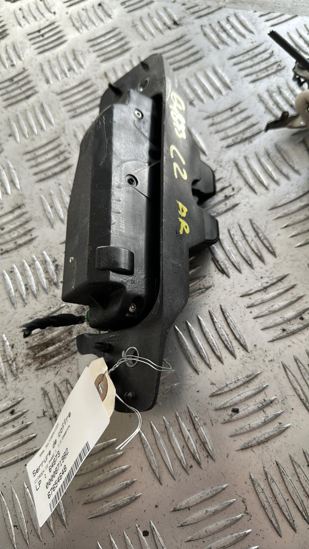 Serrure de coffre CITROEN C2 PHASE 1 Essence - 1