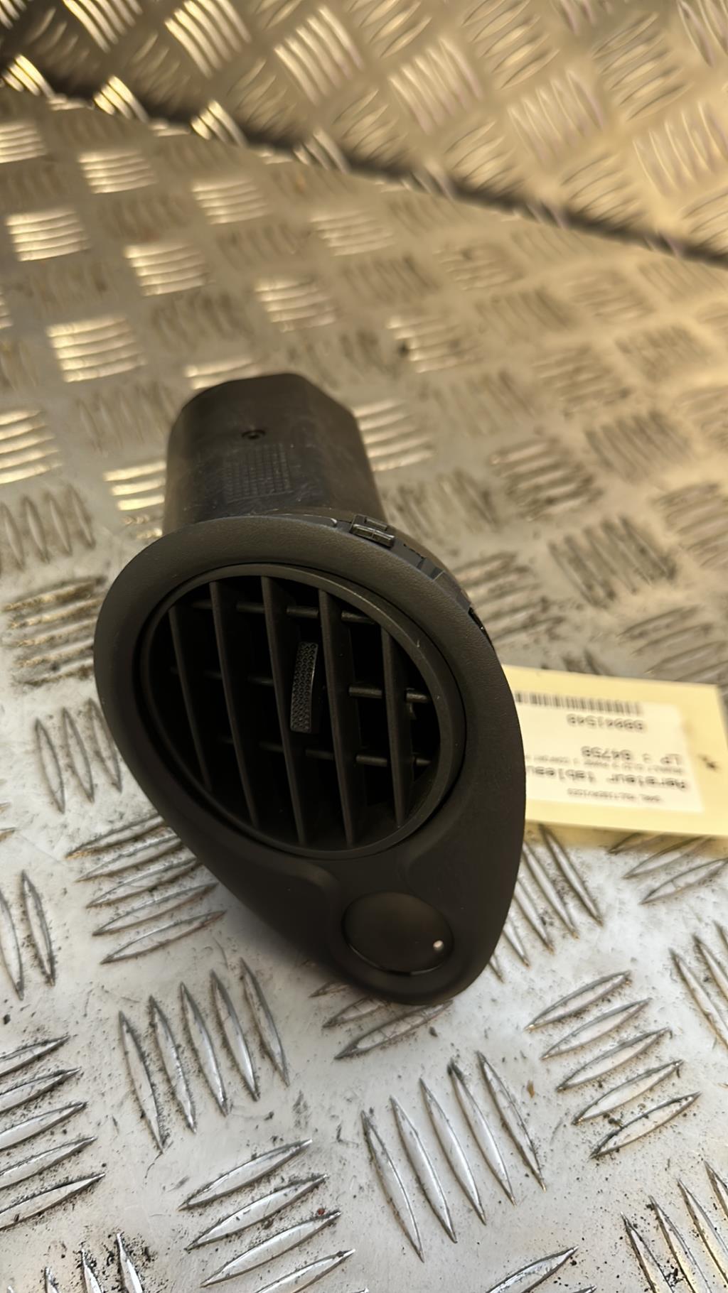 Bocchetta aerazione cruscotto anteriore destra RENAULT CLIO 3 PHASE 1 Gasolina - 1