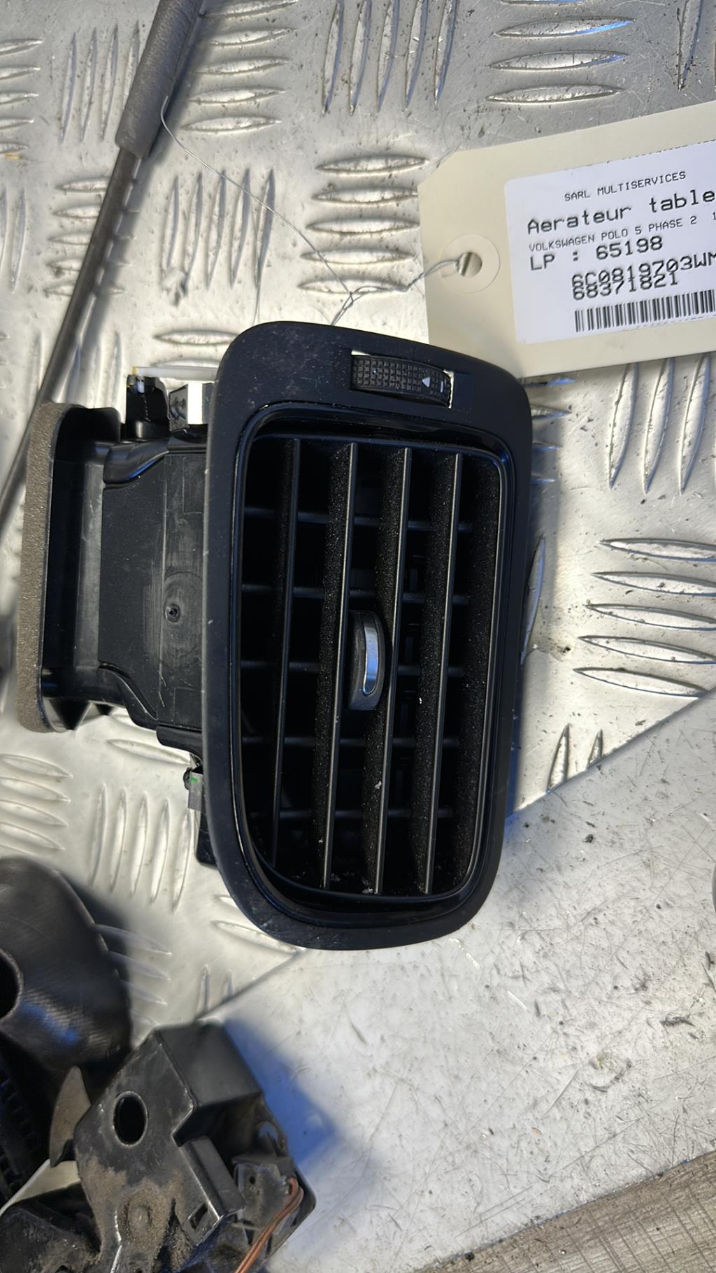 Bocchetta aerazione cruscotto anteriore sinistra VOLKSWAGEN POLO 5 PHASE 2 Diésel - 1