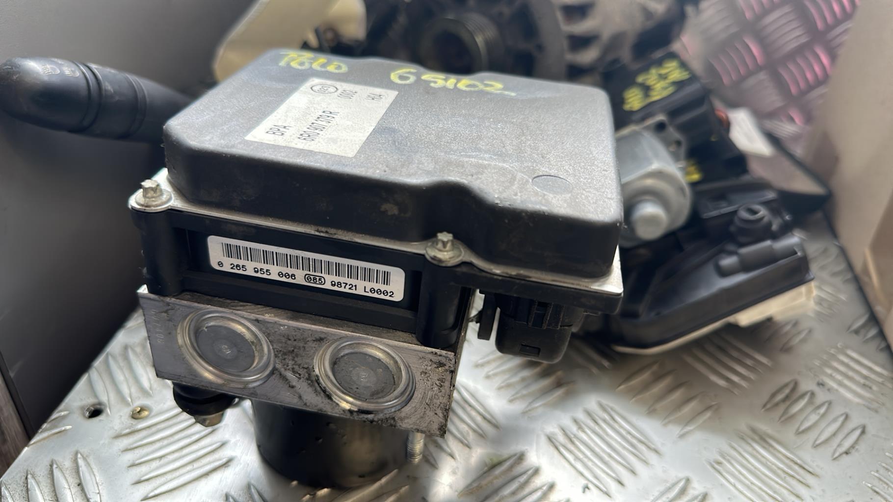 Blocco ABS (antibloccaggio freni) VOLKSWAGEN POLO 5 PHASE 1 Diésel - 1