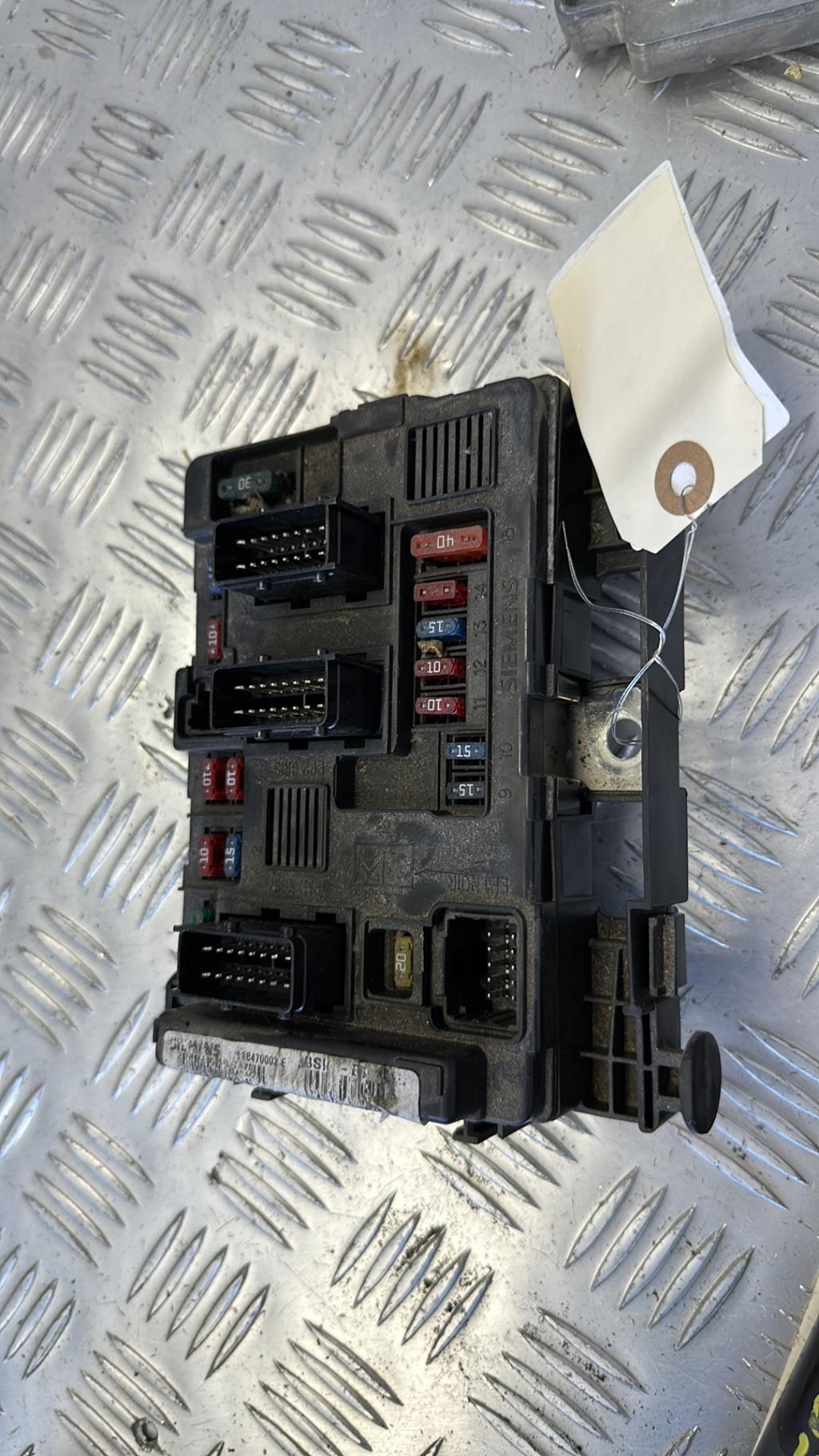 Scatola motore ausiliaria (BSM) CITROEN C3 1 PHASE 1 Gasolina - 1