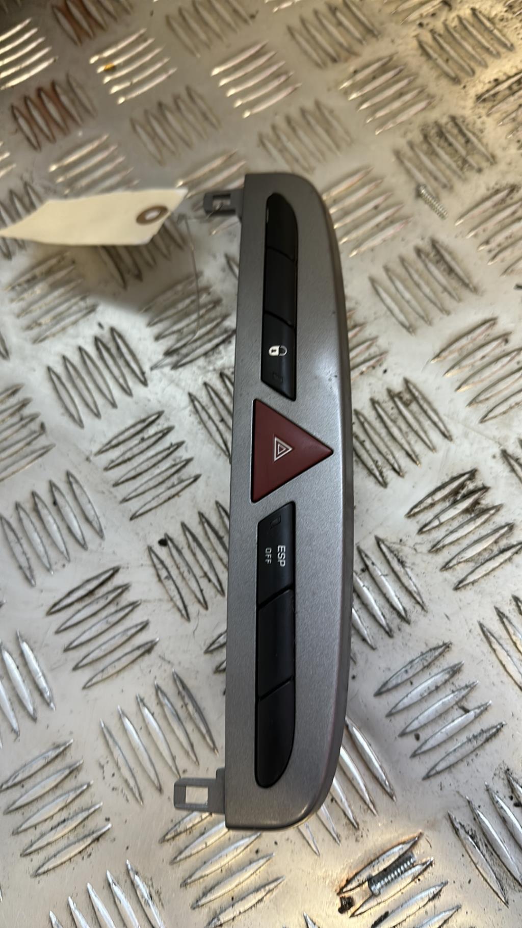 Bouton de warning PEUGEOT 308 1 PHASE 2 Diesel - 1