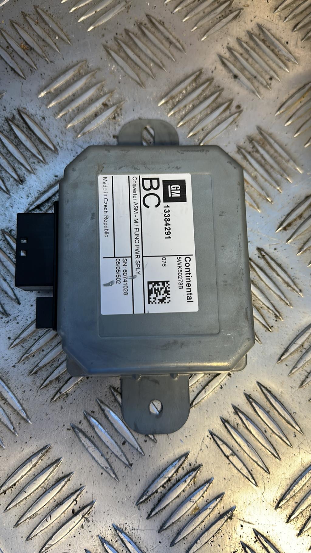 Calculateur OPEL CORSA E Essence - 1