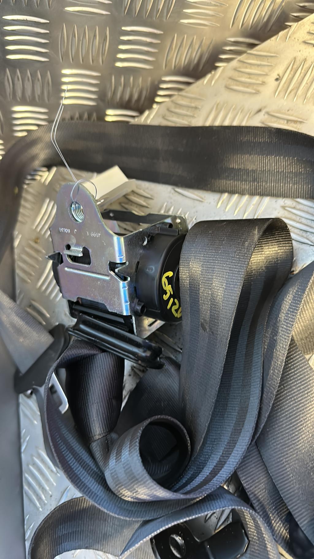 Ceinture arriere gauche OPEL CORSA E Essence - 1