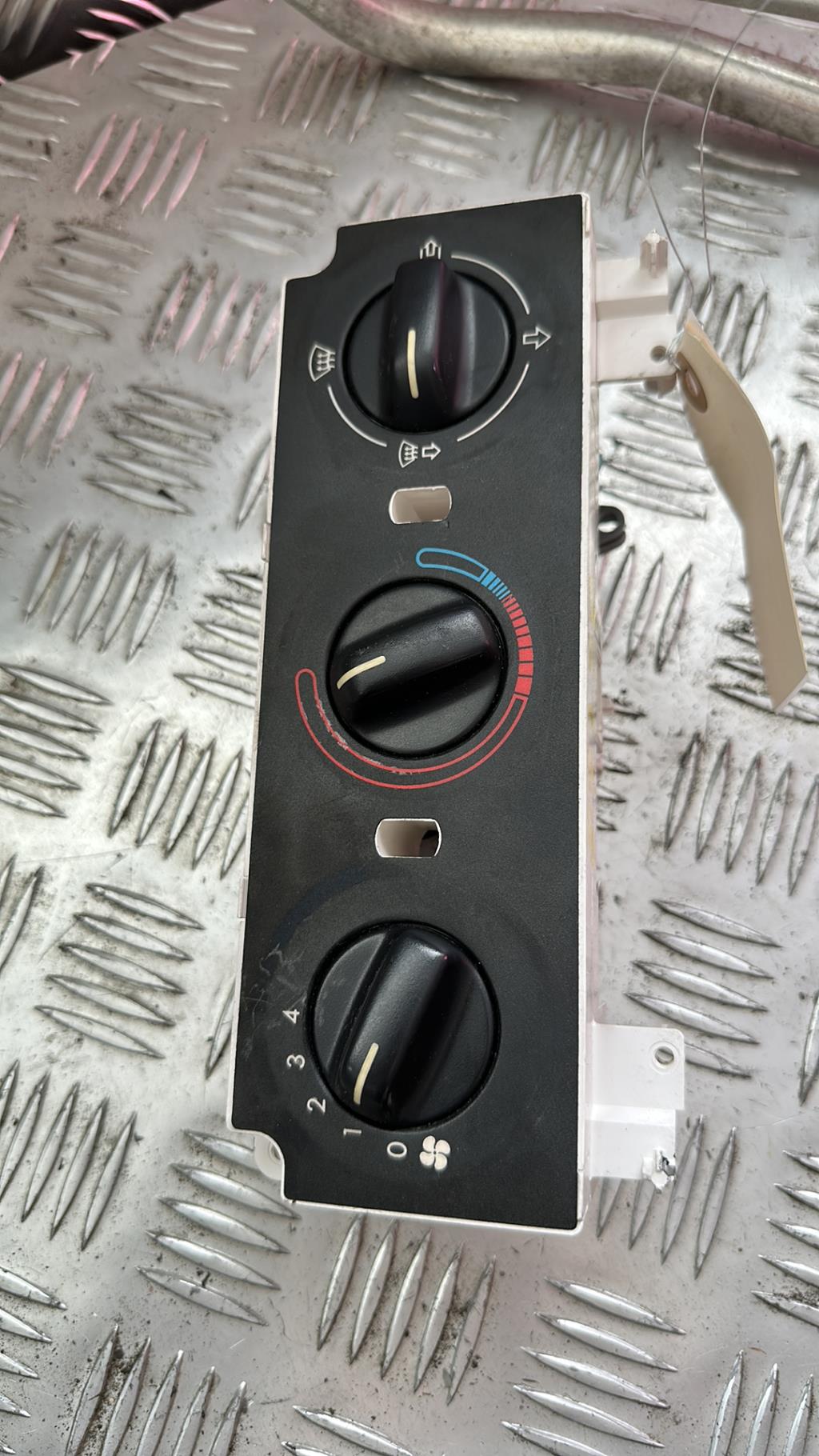 Commande chauffage PEUGEOT 306 PHASE 1 Diesel - 1