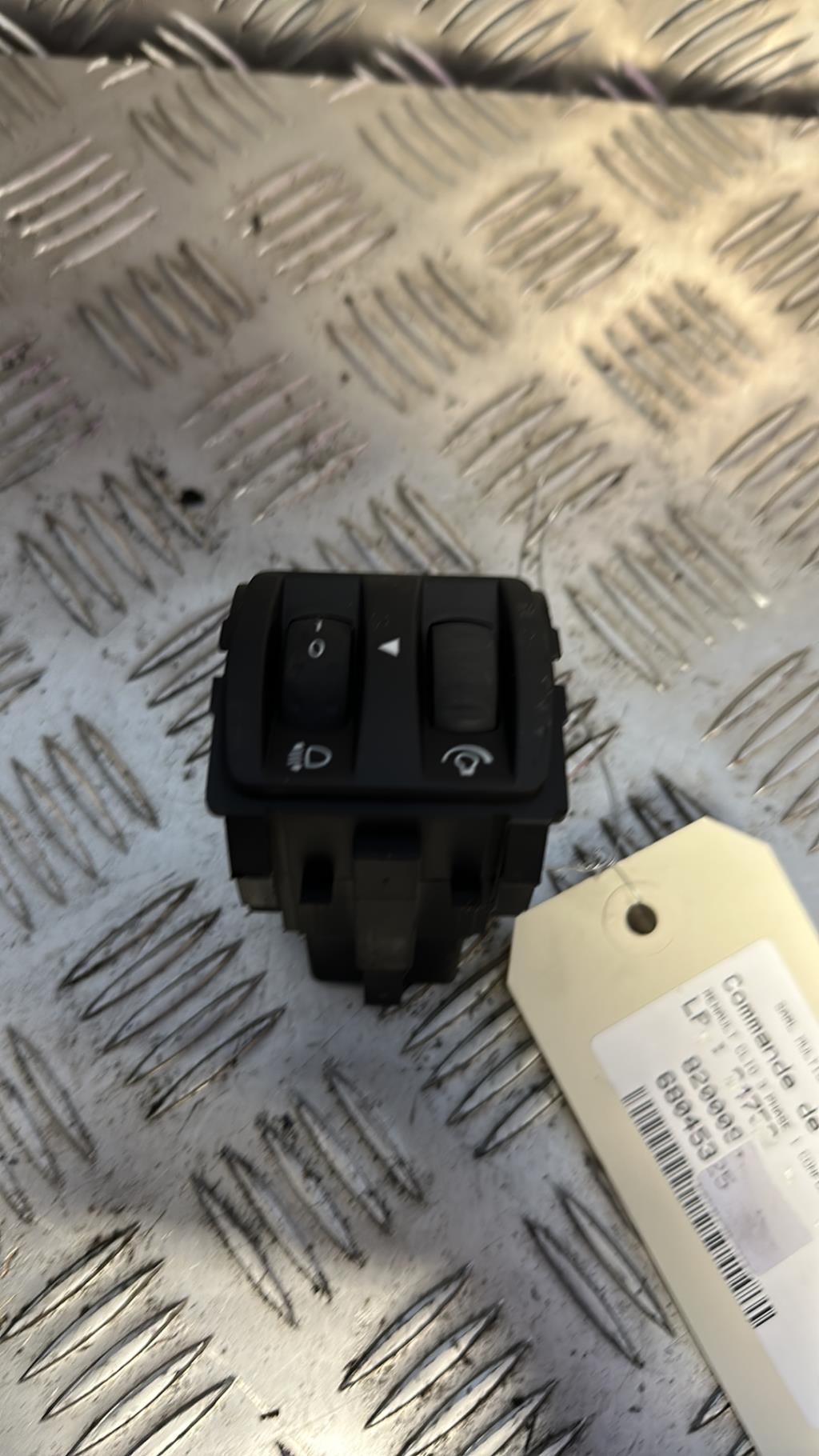 Commande de reglage hauteur de phare RENAULT CLIO 3 PHASE 1 Essence - 1