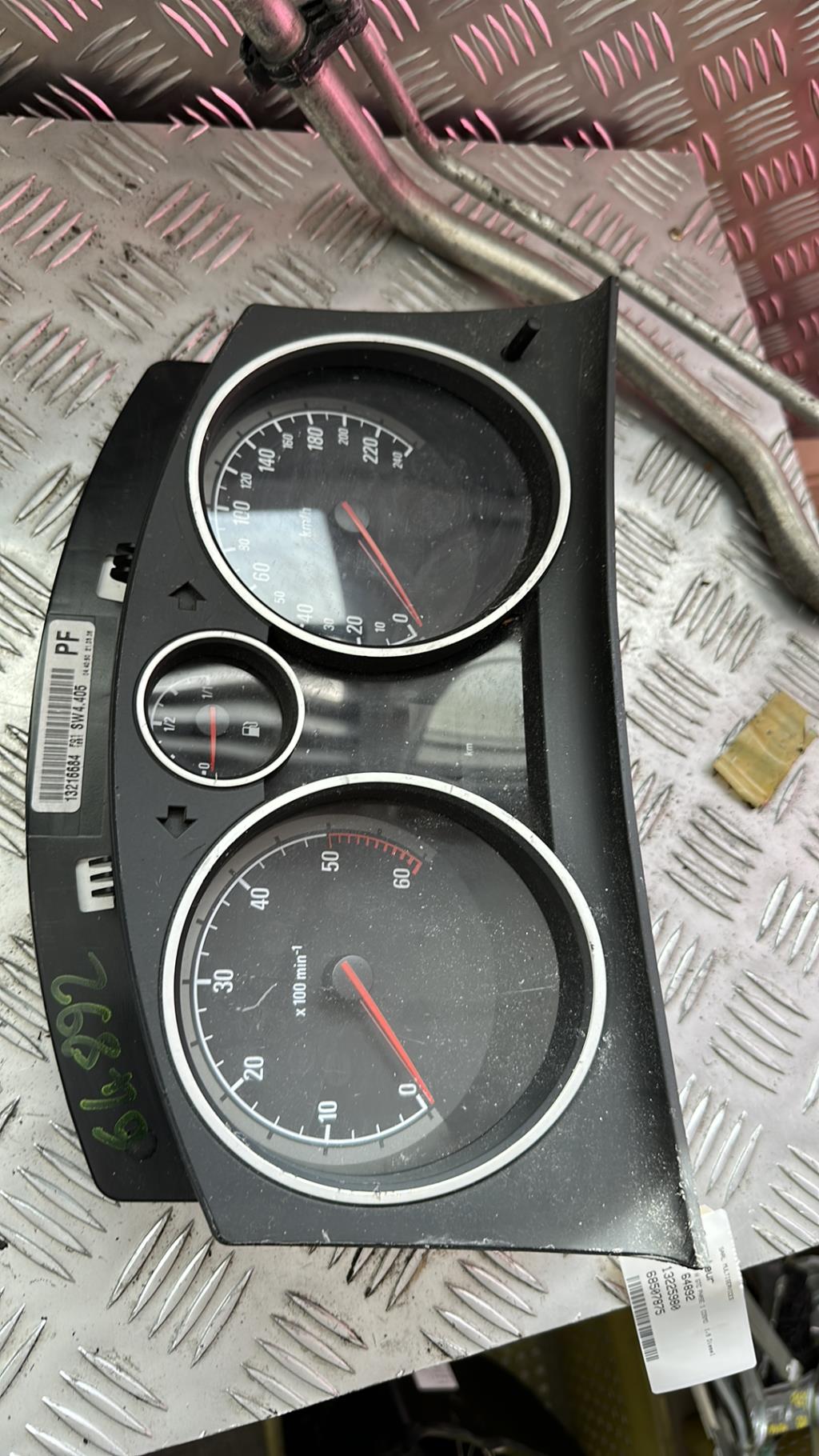 Compteur OPEL ASTRA H GTC PHASE 1 Diesel - 1