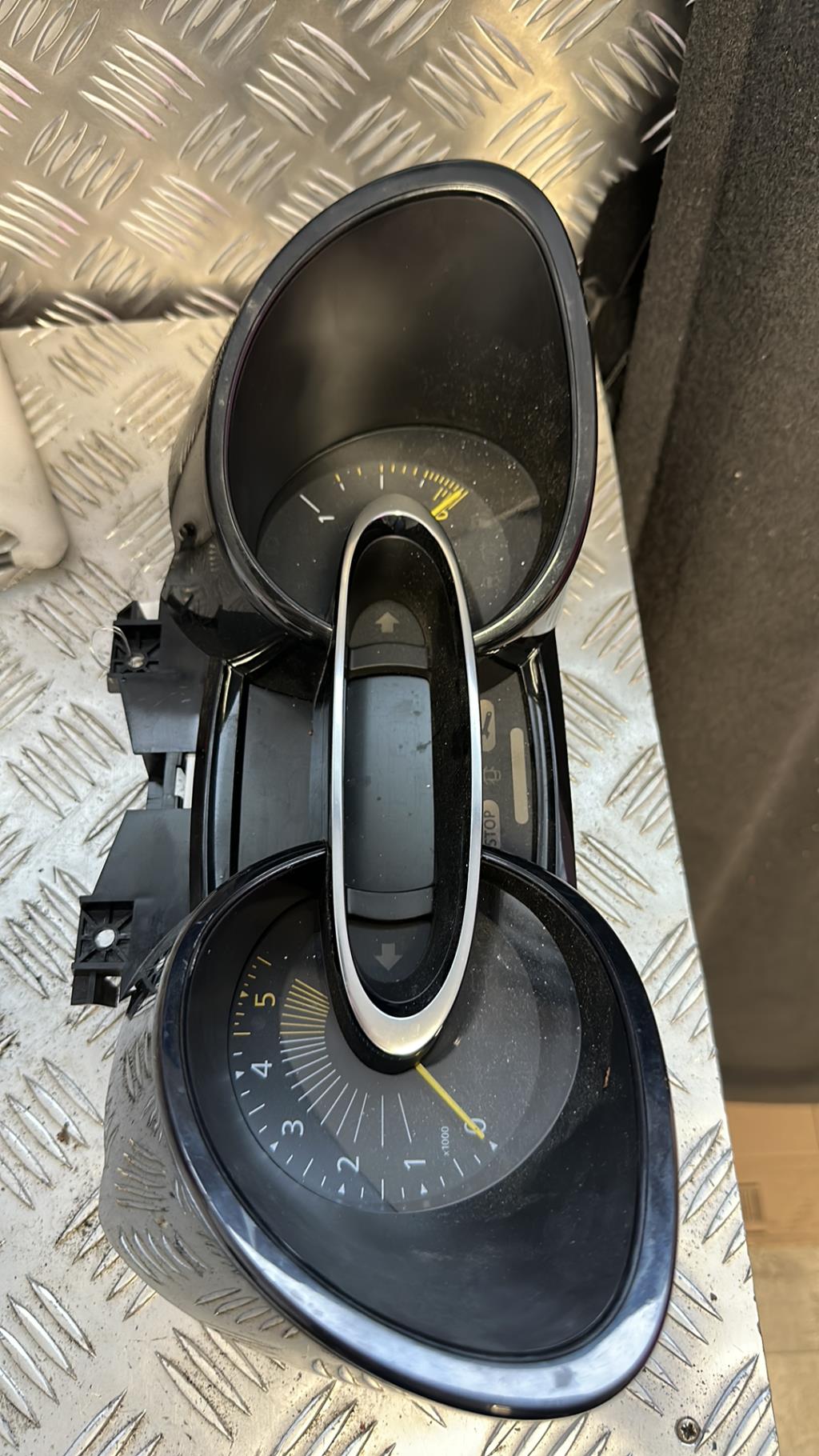 Compteur RENAULT CLIO 4 PHASE 1 Diesel - 1