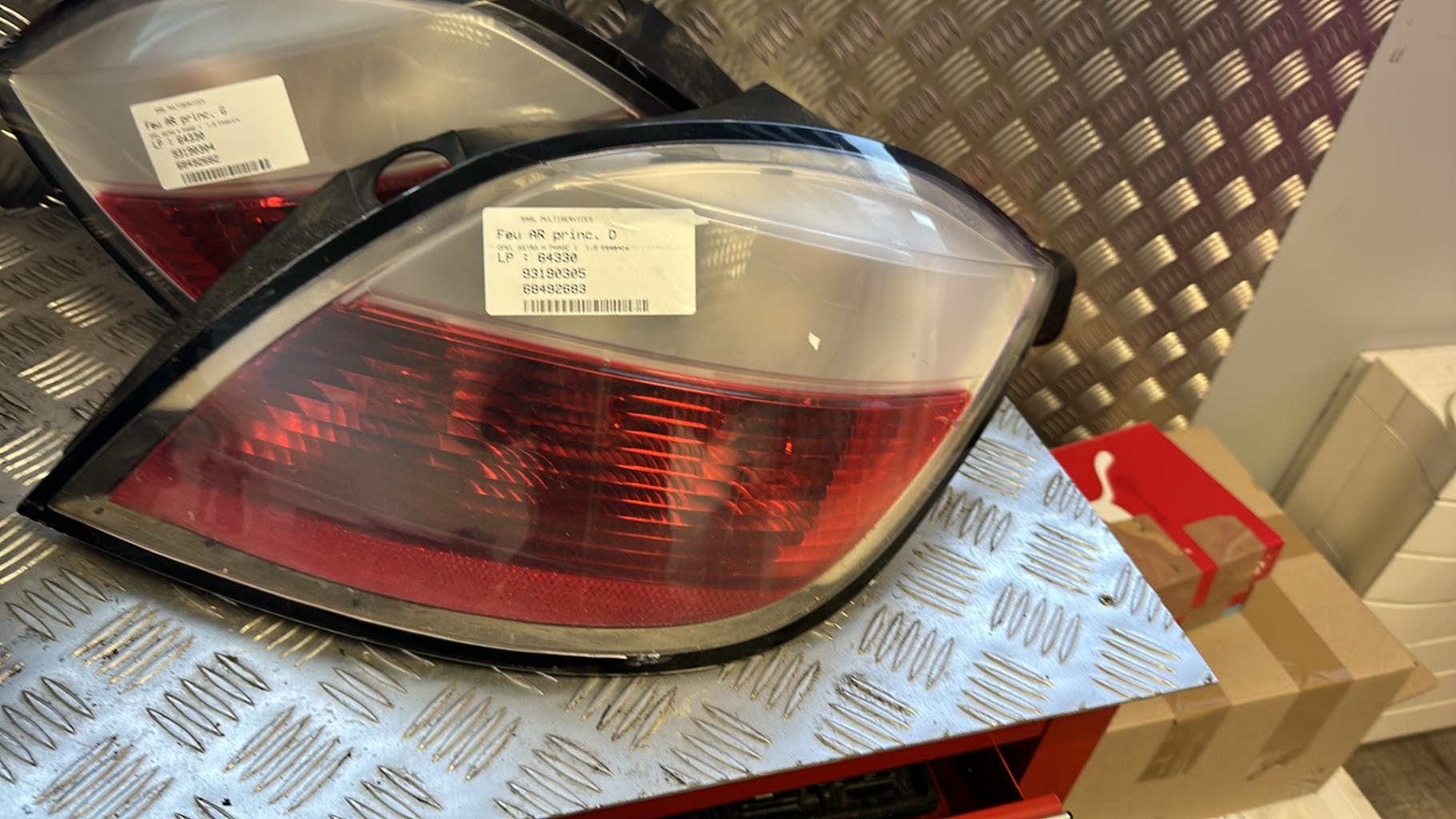 Fanale posteriore principale destro (luci) OPEL ASTRA H PHASE 1 Gasolina - 1
