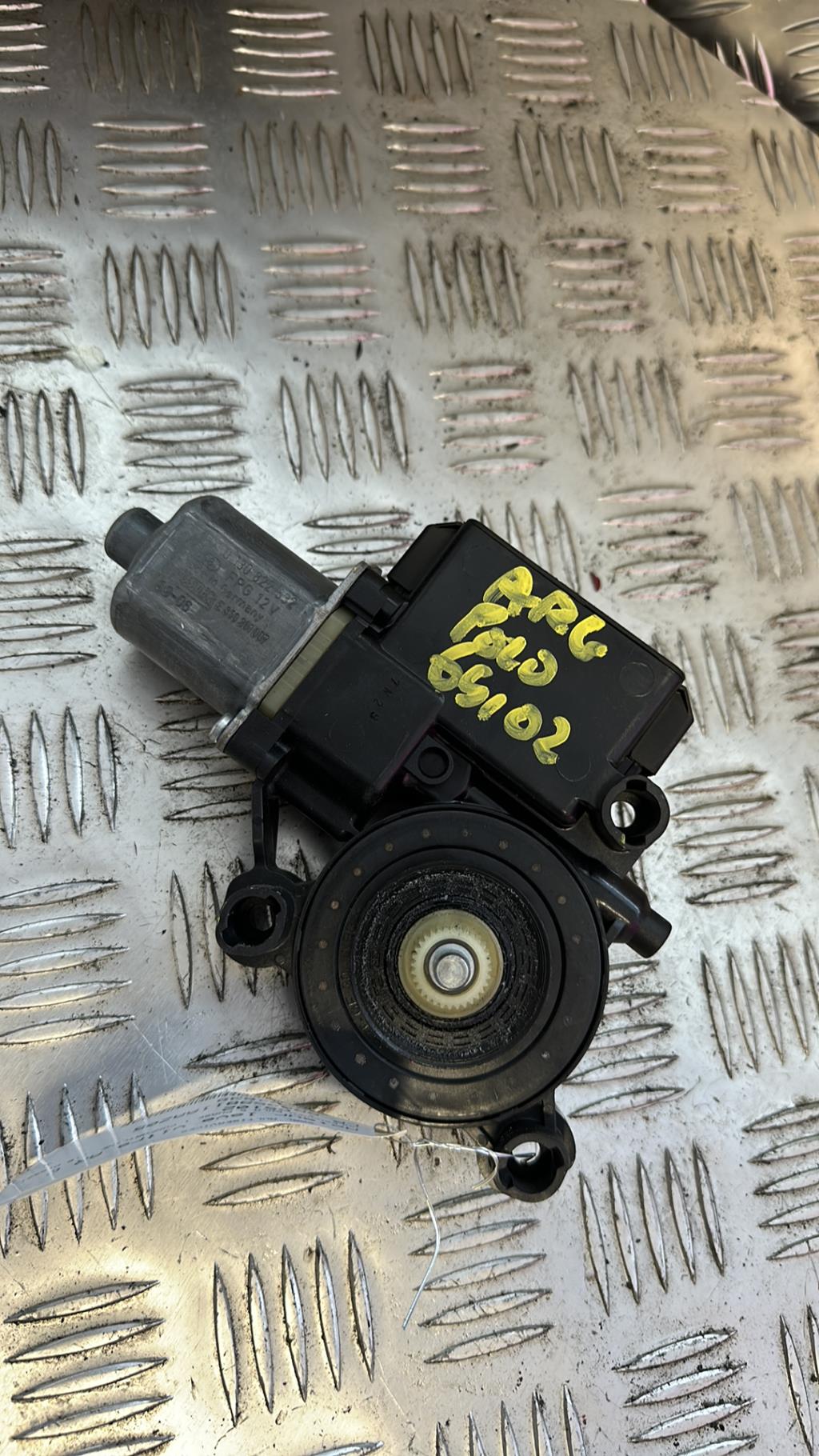 Motore alzacristalli posteriore sinistro VOLKSWAGEN POLO 5 PHASE 1 Diésel - 1