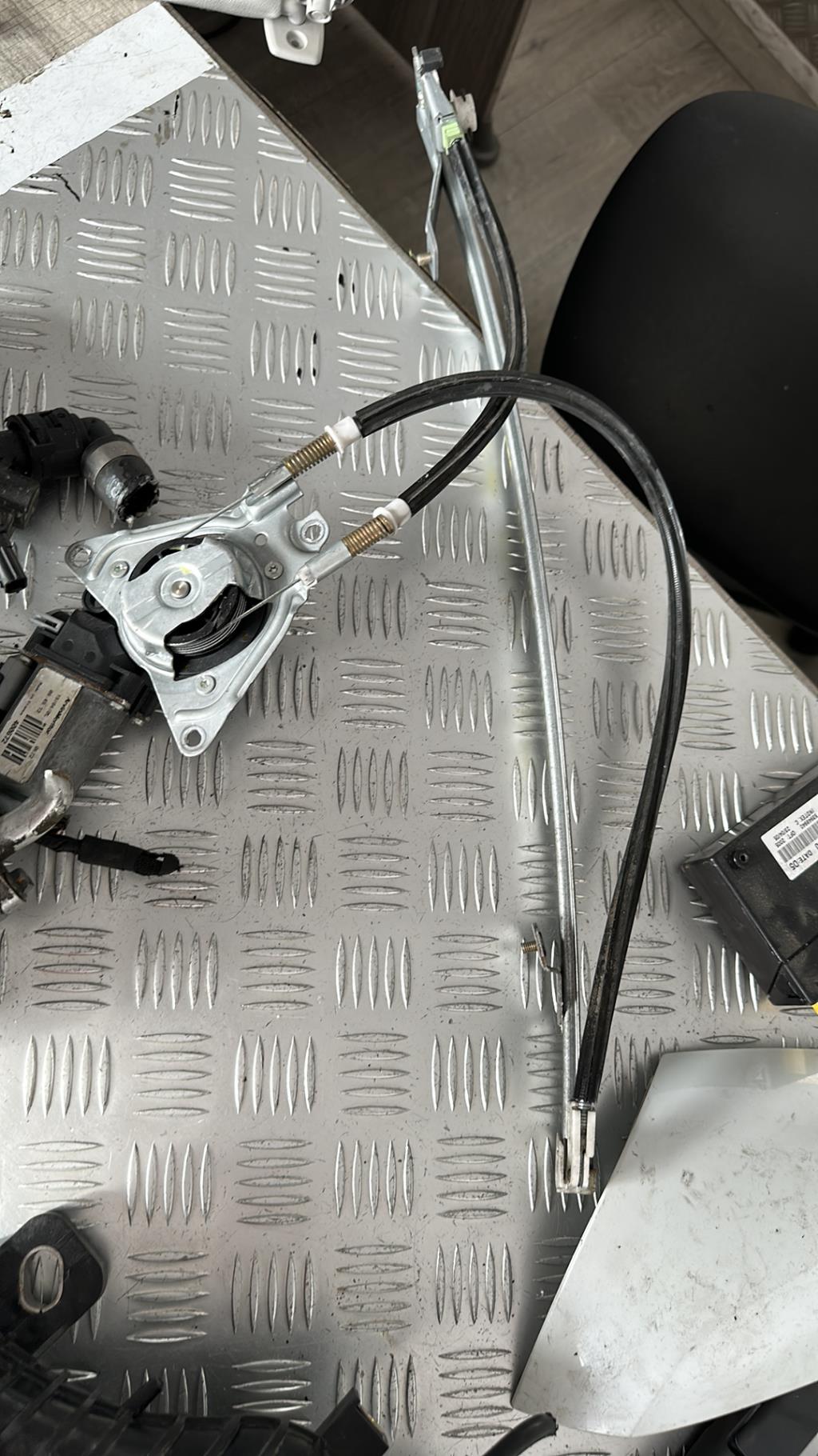 Alzacristalli elettrico anteriore destro PEUGEOT EXPERT Diésel - 1