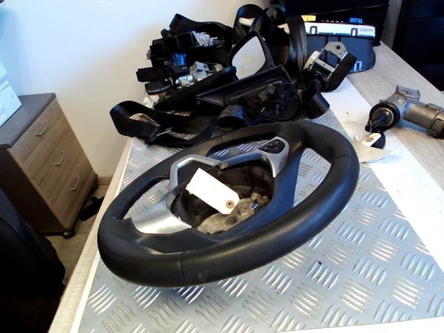 Volant FORD FIESTA 6 PHASE 2 Essence - 1