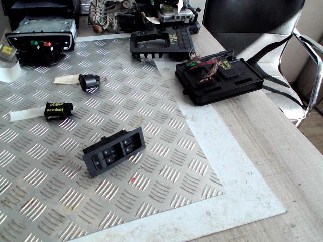 Interruttore lavacristalli anteriore sinistro SKODA OCTAVIA 3 PHASE 1 BREAK Diésel - 1