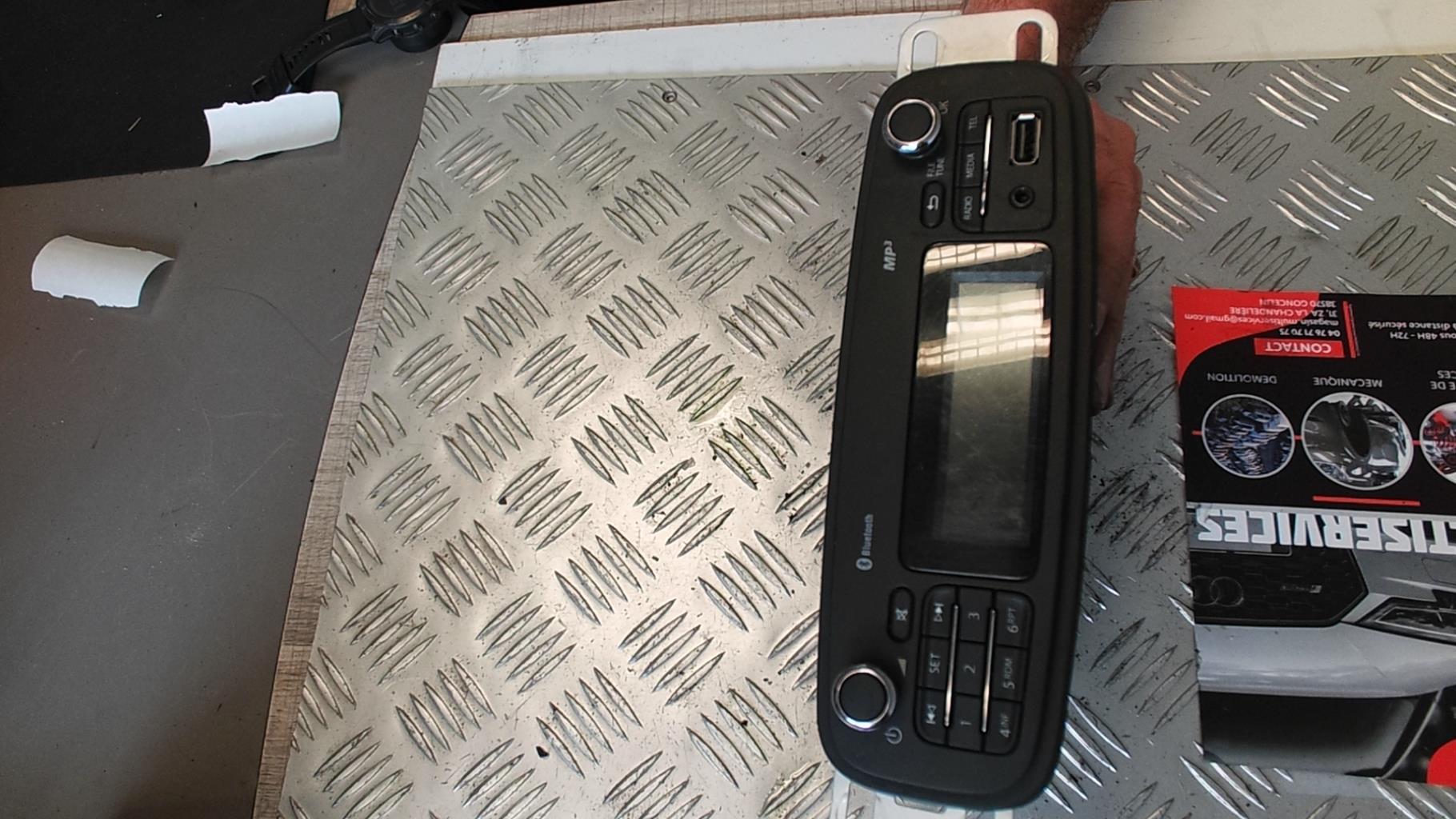 Autoradio originale RENAULT CLIO 4 PHASE 1 Diésel - 1