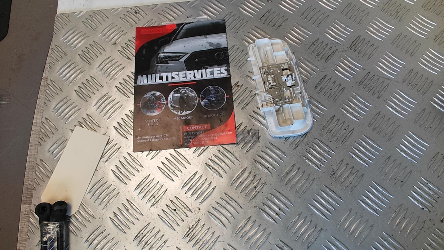 Eclairage de plafonnier RENAULT CLIO 4 PHASE 1 Diesel - 1