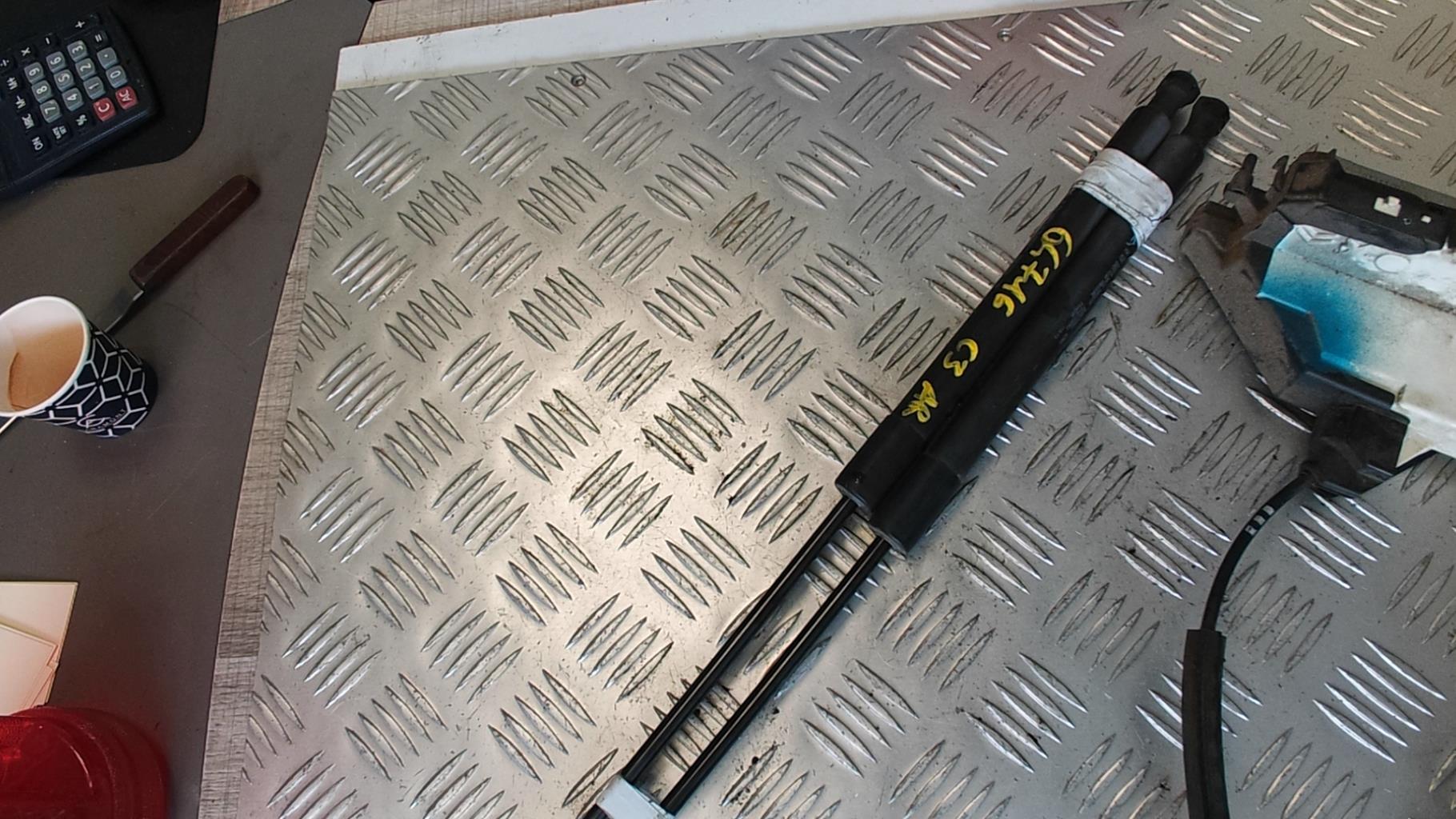 Verin de coffre CITROEN C3 2 PHASE 1 Diesel - 1