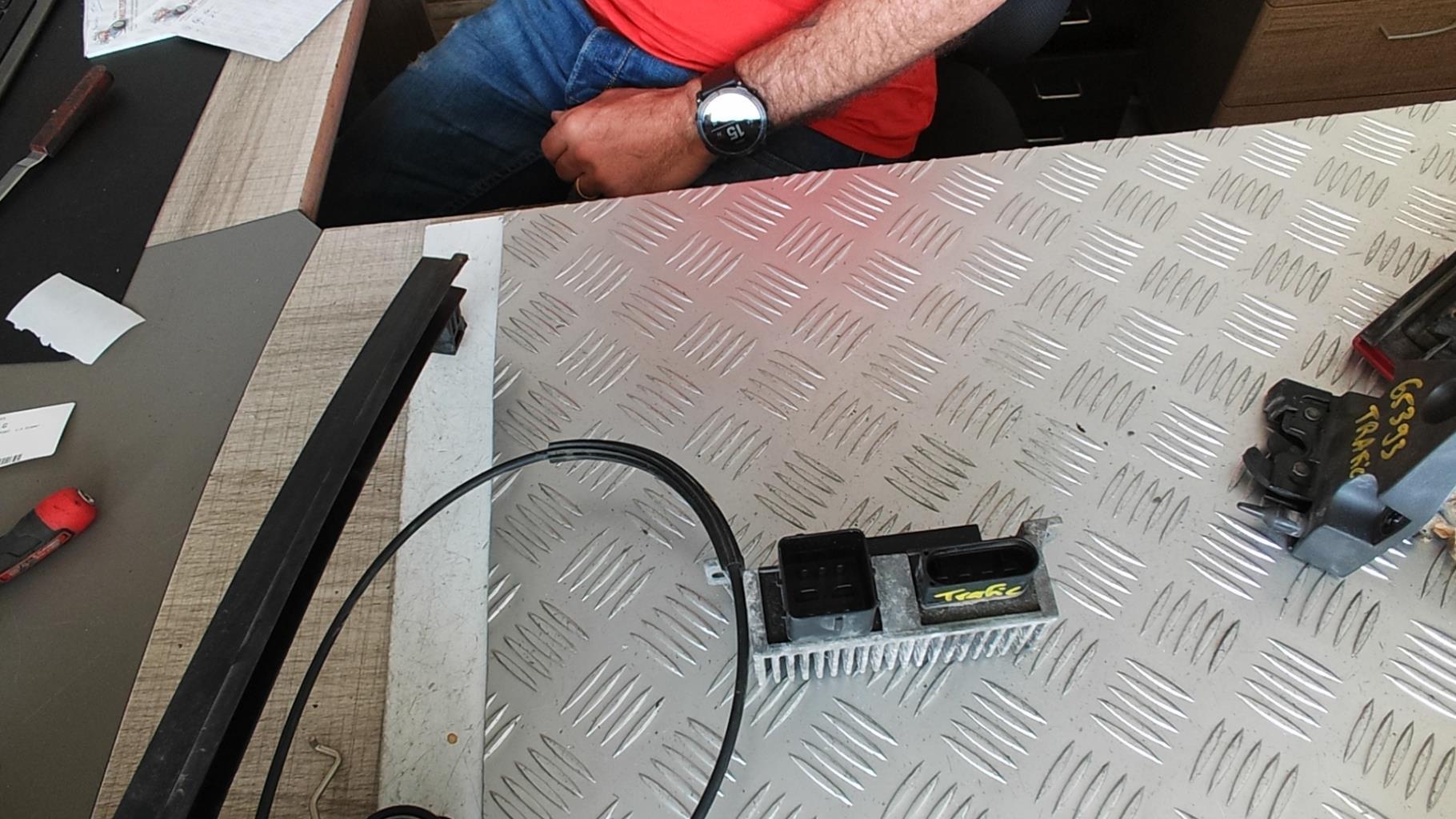 Relè candelette preriscaldamento RENAULT TRAFIC 3 COURT PHASE 1 Diésel - 1