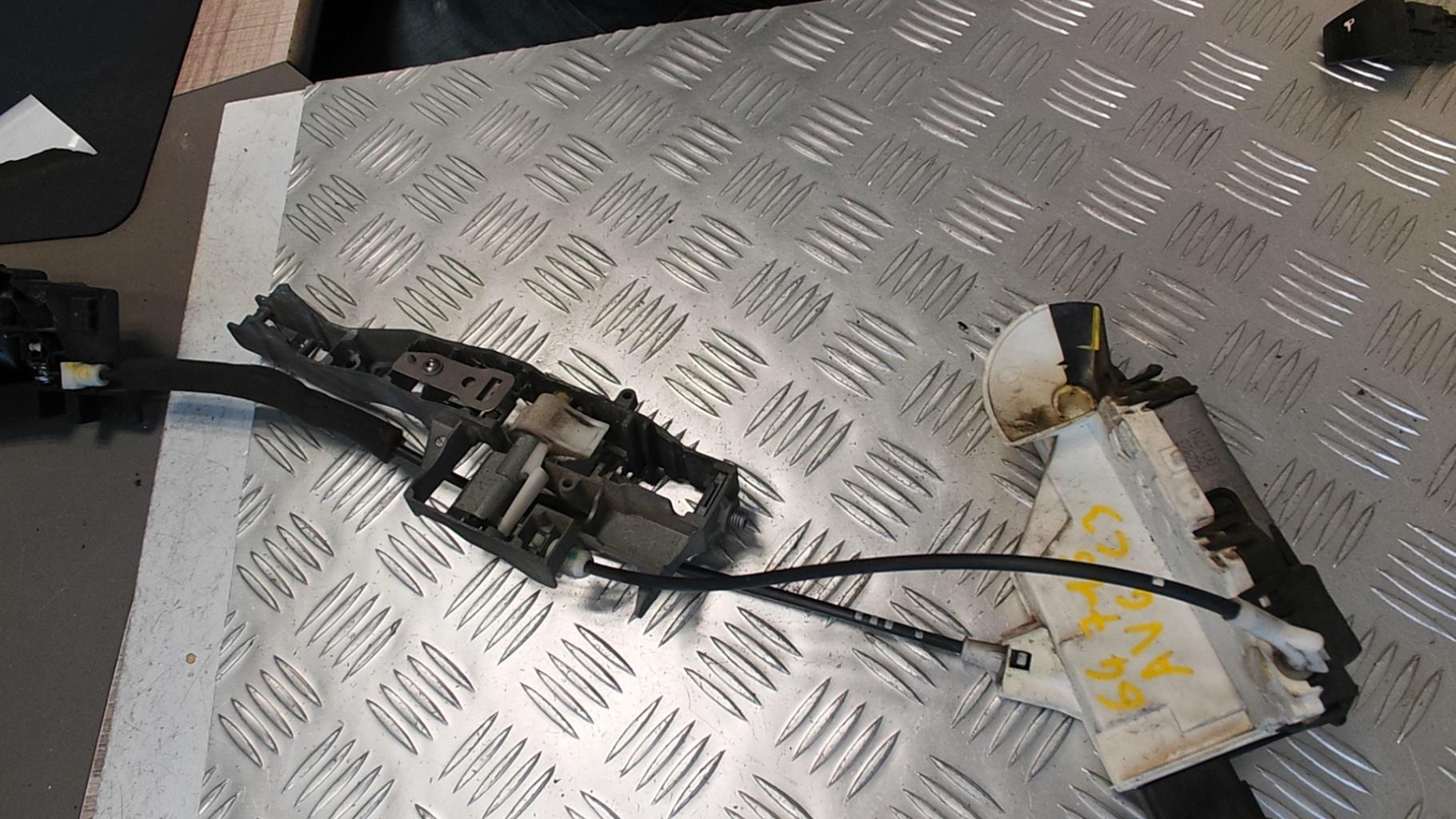 Serrure avant gauche CITROEN C3 2 PHASE 1 Diesel - 1