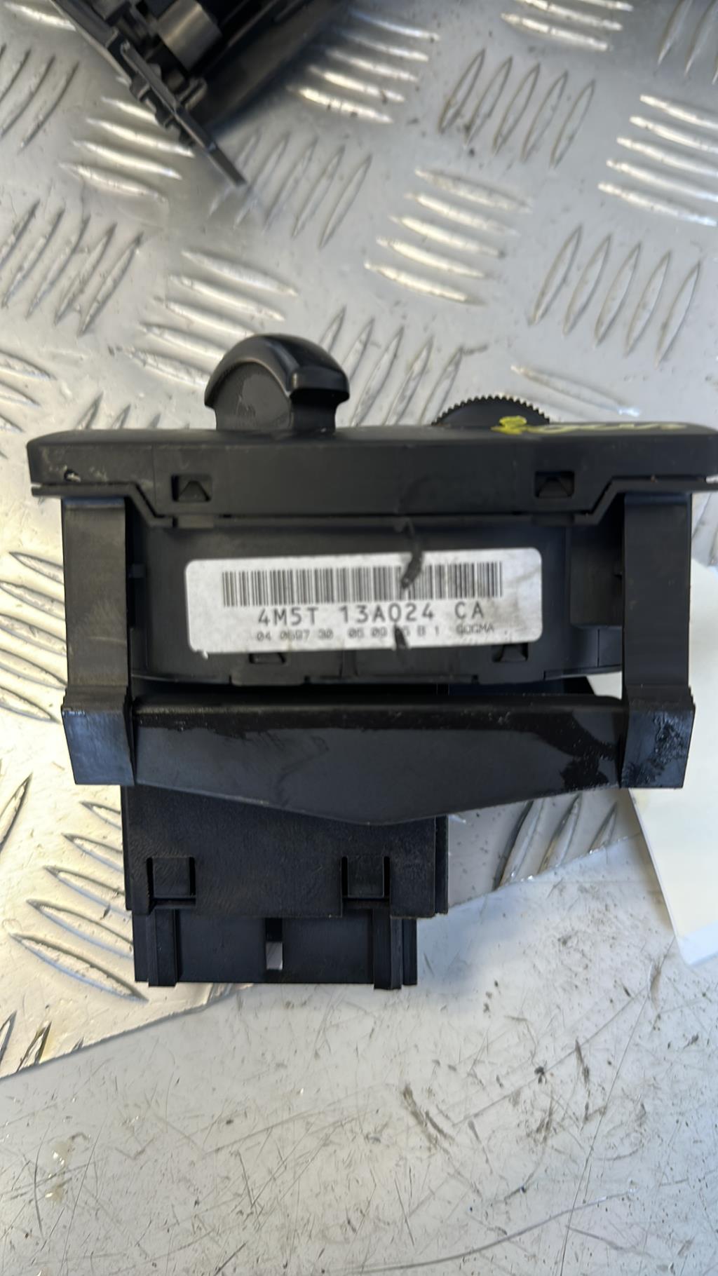 Commande de phare PEUGEOT 308 2 SW PHASE 2 BREAK Diesel - 1