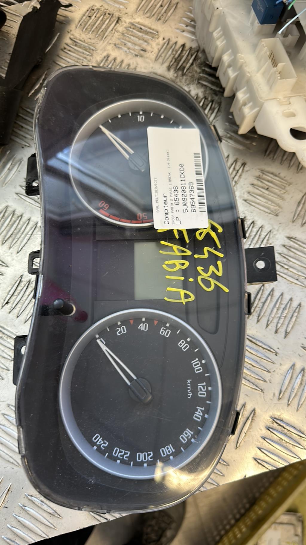Compteur SKODA FABIA 2 PHASE 1 BREAK Diesel - 1