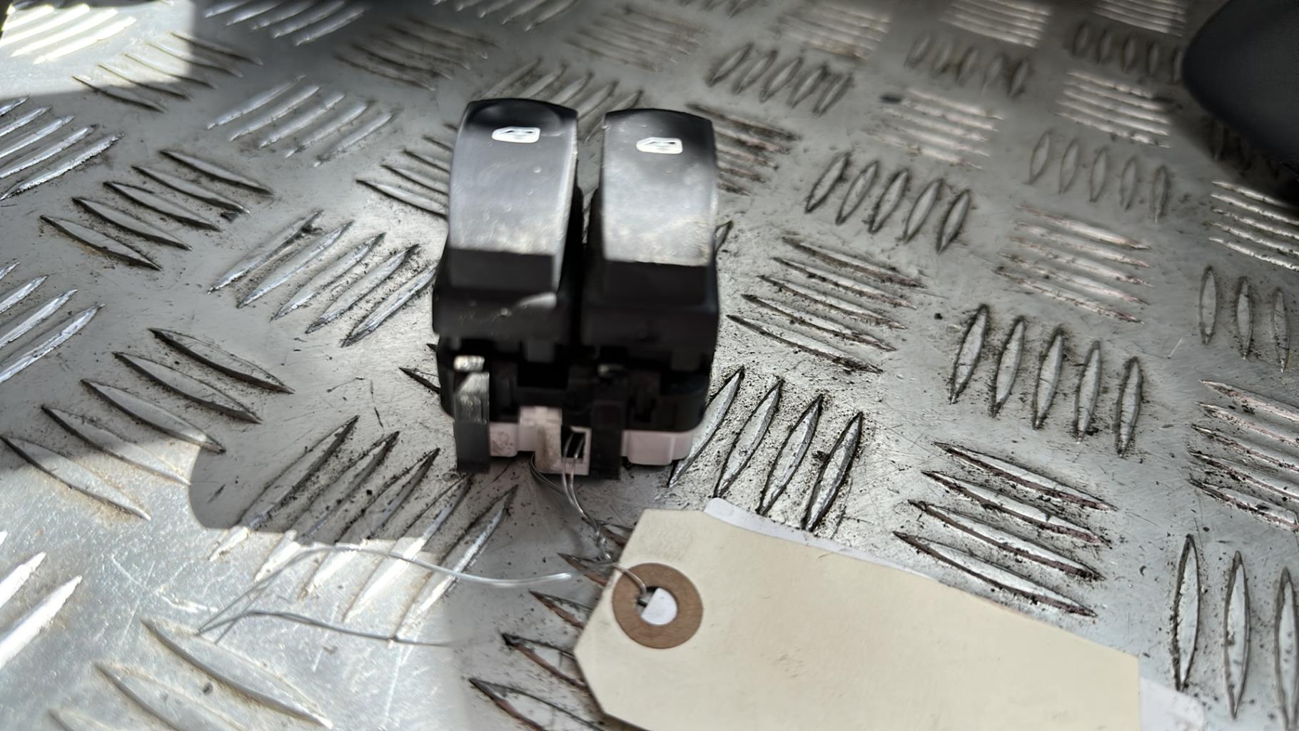 Interruttore lavacristalli anteriore sinistro RENAULT GRAND MODUS PHASE 2 Diésel - 1