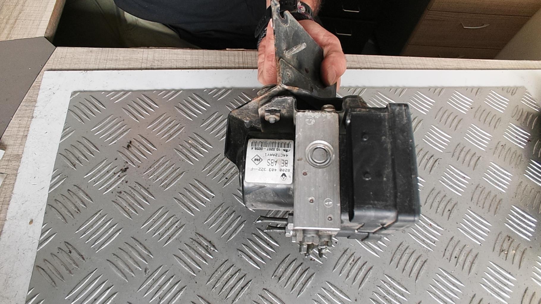 Blocco ABS (antibloccaggio freni) RENAULT TWINGO 2 PHASE 1 Gasolina - 1