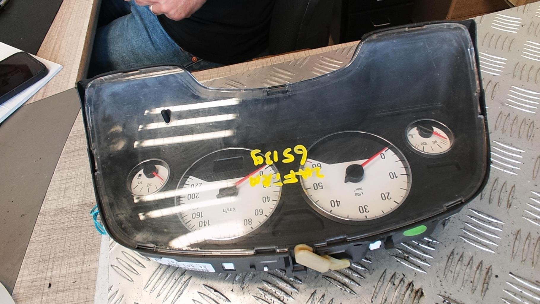 Compteur OPEL ZAFIRA A PHASE 2 Diesel - 1