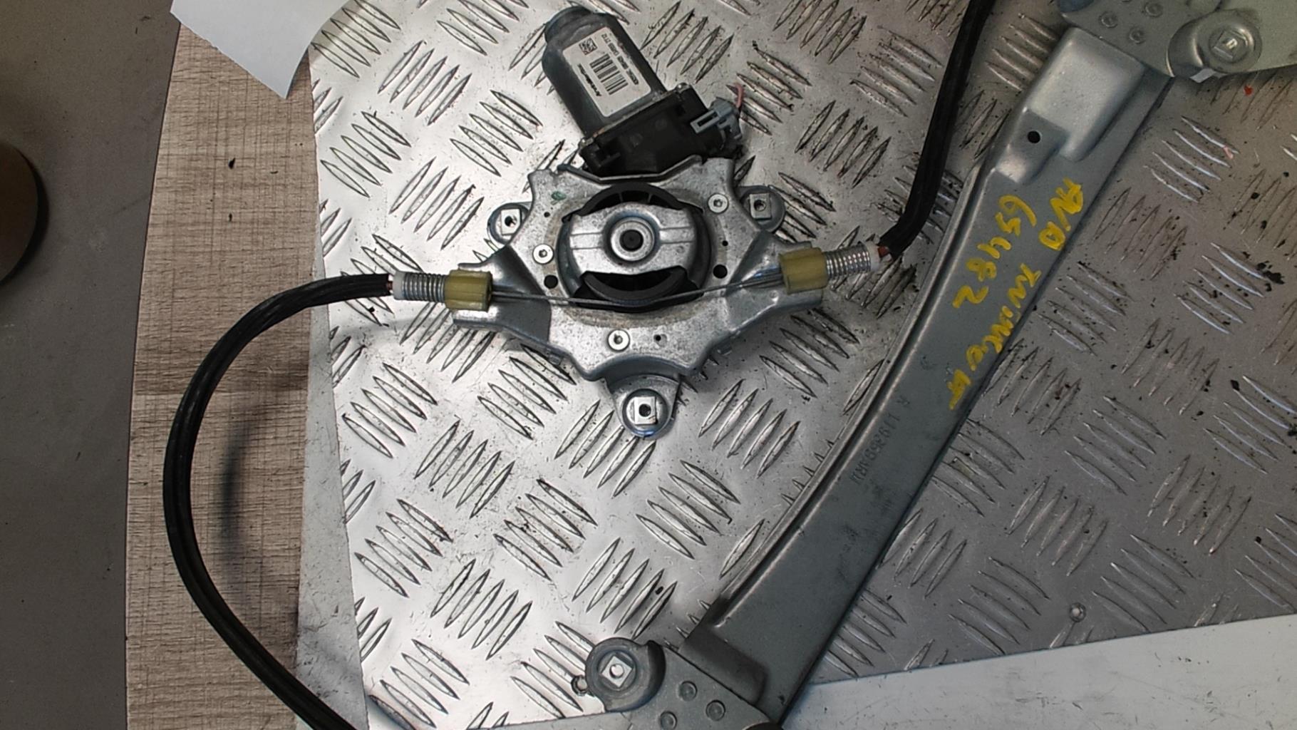Alzacristalli elettrico anteriore destro RENAULT TWINGO 2 PHASE 1 Gasolina - 1