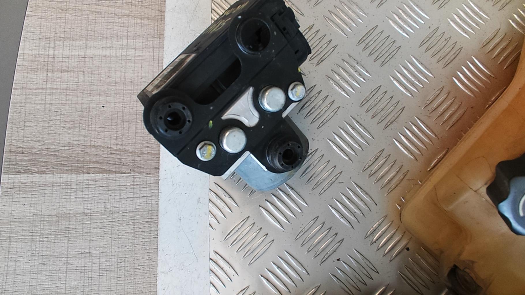 Blocco ABS (antibloccaggio freni) SKODA RAPID SPACEBACK PHASE 1 Gasolina - 1