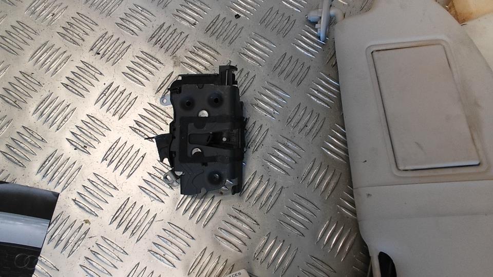 Serrure de coffre FORD FOCUS 2 PHASE 1 Diesel - 1