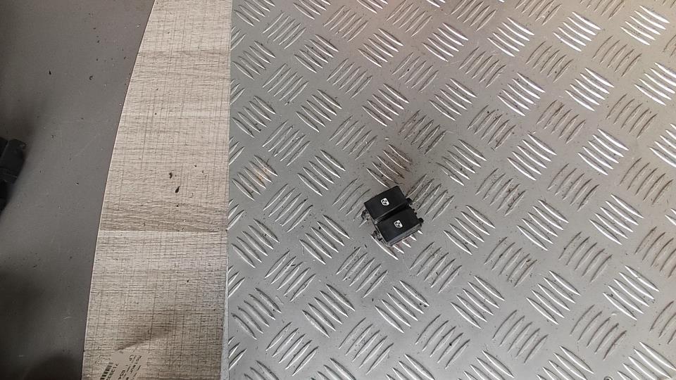 Interruttore lavacristalli anteriore sinistro RENAULT MEGANE 2 PHASE 1 BREAK Diésel - 1