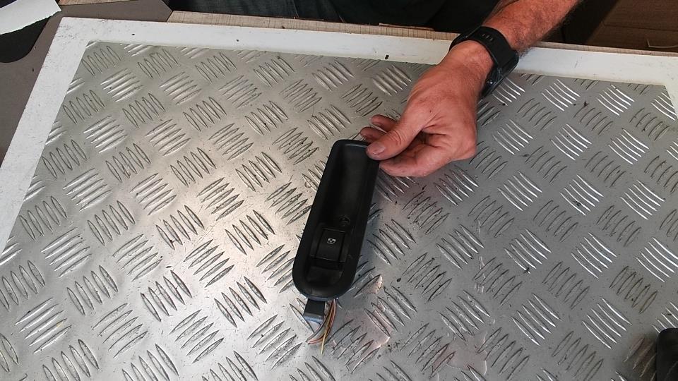 Interruttore lavacristalli posteriore destro RENAULT MEGANE 2 PHASE 2 BREAK Diésel - 1