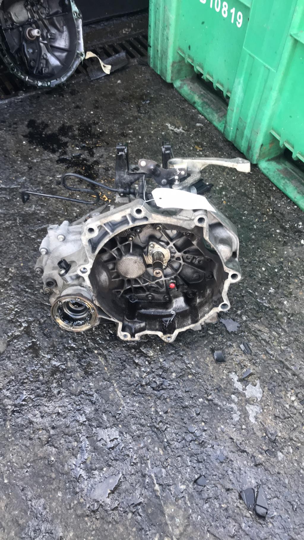 Boite de vitesses VOLKSWAGEN FOX Essence - 1