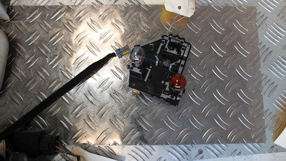 Base portalampade fanale posteriore destro PEUGEOT 206+ Diésel - 1