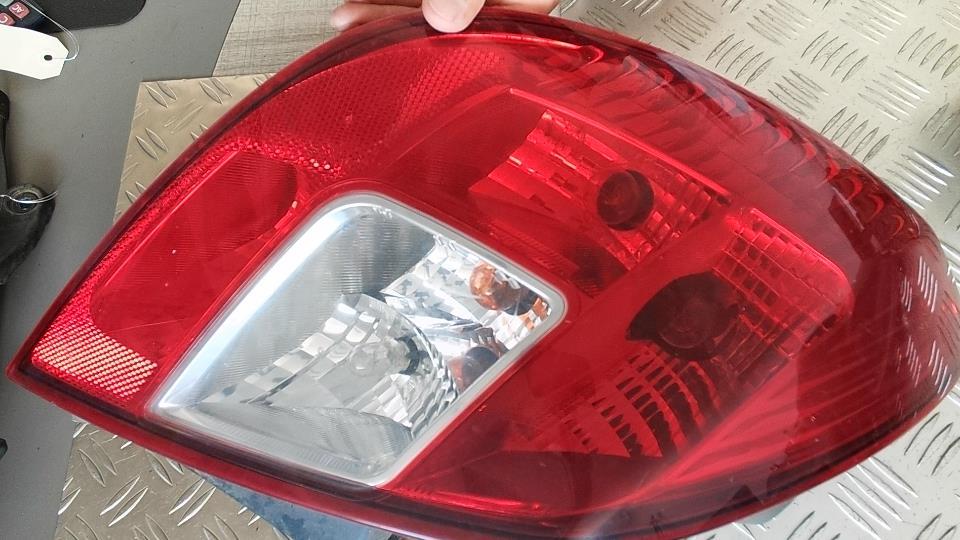 Fanale posteriore principale sinistro (luci) OPEL CORSA D PHASE 1 Diésel - 1